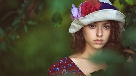 Wallpaper Face Leaves Women Outdoors Model Portrait Brunette Looking At Viewer Red Hat