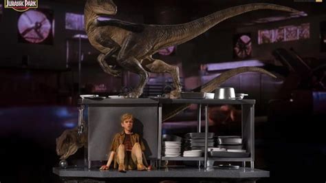 Jurassic Park Velociraptors In Kitchen Statue By Iron Studios The