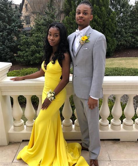 Pin By Amerei 💕 On Exquisite And Beyond Prom Dresses Yellow Cute