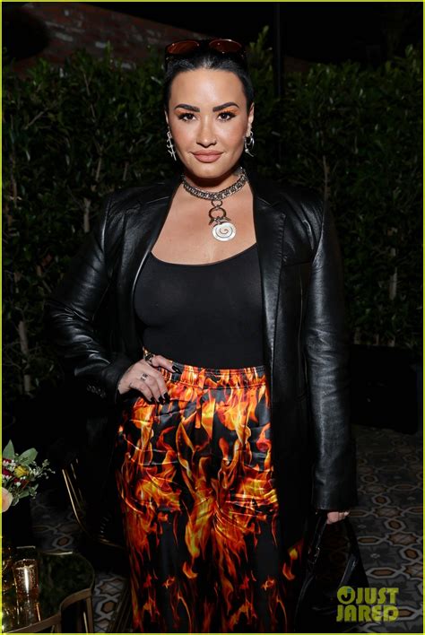 Demi Lovato Joins Charli And Dixie D Amelio At Super Bowl Pre Party Photo 1338250 Photo
