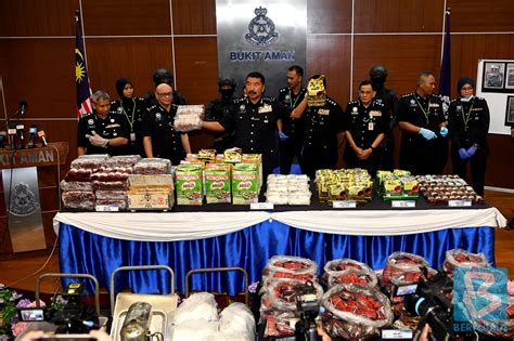 Senior cops among 14 nabbed in Sarawak’s biggest drug syndicate crackdown