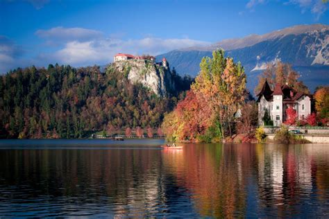 Lake Bled Castle Fall Travelsloveniaorg All You Need To Know To