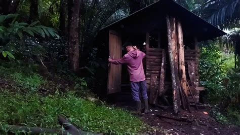 Kali Ini Saya Berkemah Di Shelter Kayu Tengah Hutan Solo Camping