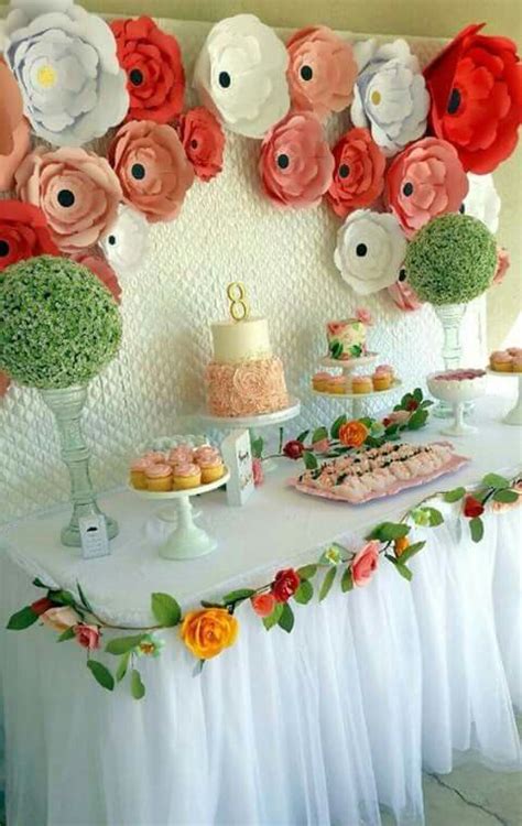 Idea: Cumpleaños con flores de papel