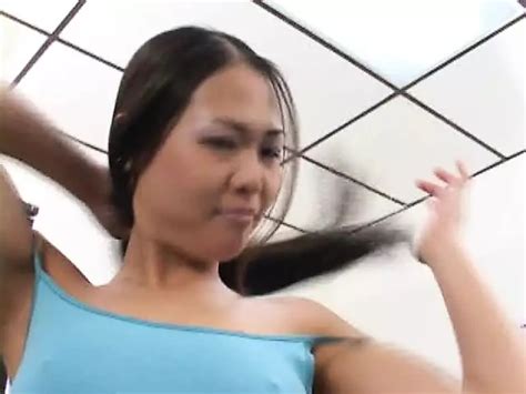 gadis asia yang cantik memberikan blowjob pov panas xhamster