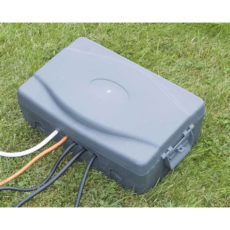 Masterplug Weatherproof Box With 8m Extension Lead For Outdoor Power