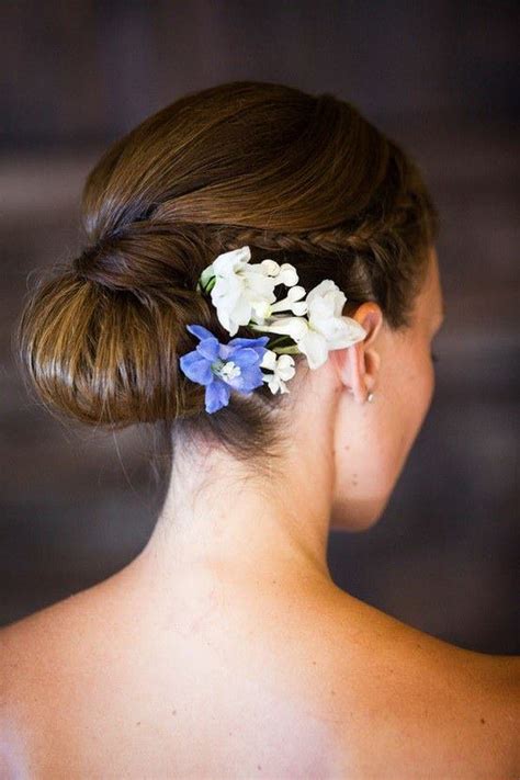 Engaging Wedding Hairstyle With Fresh Flowers That Will Sweep Him Off His Feet