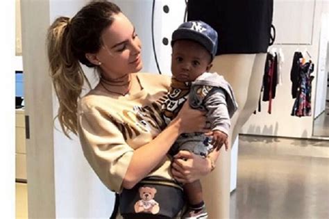 El famoso futbolista giovani dos santos y la cantante naturalizada mexicana, belinda, protagonizaron uno de los noviazgos más la noticia del romance entre giovani dos santos y belinda causó gran sensación hace unos años, tan pronto se supo que el futbolista campeón del. Belinda… ¿manda mensaje subliminal a Giovani Dos Santos ...