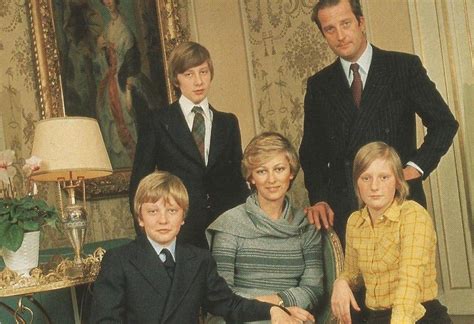 Reine Paola De Belgique Et Le Roi Albert Et Leurs Enfants Prince