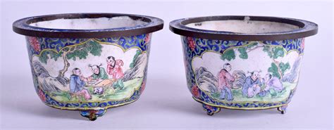 A Pair Of 18th Century Chinese Export Canton Bowls Qianlong Mark And