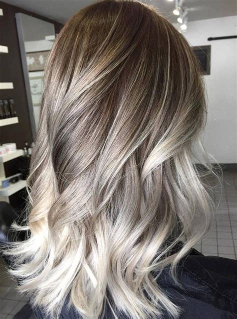 Platinum Blonde Highlights On Dark Blonde Hair Balayage Hair Color Ideas With Balayage