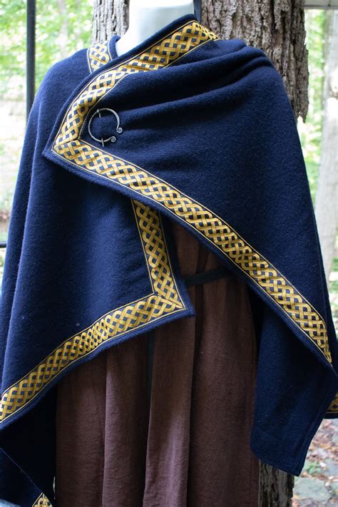 Celtic Knot Wool Viking Cloak And Penannular Brooch Deluxe Etsy