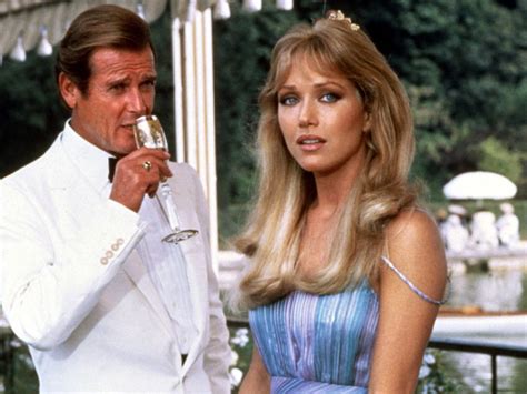 Roger Moore And Tanya Roberts A View To A Kill Bond Girls James Bond Girls James Bond
