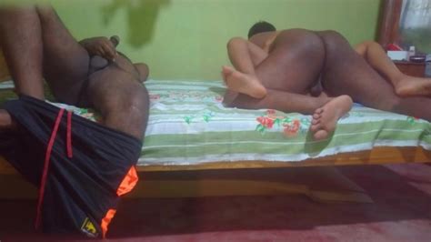 Sri Lanka Cuckold Husband Threesome හස්බන්ඩ් සහ යාලුවා එකතු වී බිරිඳට