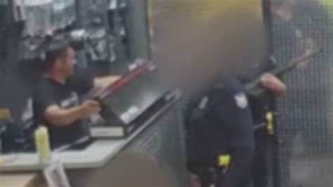 Man Caught On Camera Stealing Gun Was Inches From Uniformed Cops 3tv Cbs 5