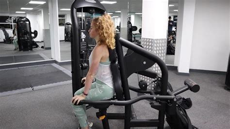 How To Use The Seated Tricep Dip Machine Exercise Tutorial Youtube