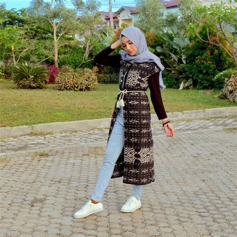 Berikut ini adalah cara mengatasi perut kekenyangan: Model Gamis Songket Lombok