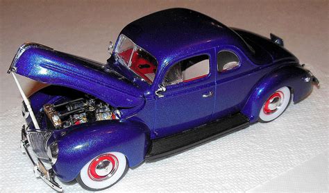 1940 Ford Standard Coupe Plastic Model Car Kit 125 Scale