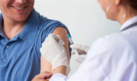 O ministério da saúde informou na última semana que começará em maio a vacinação contra o novo coronavírus de pessoas com comorbidades. Antecipada, vacinação contra a gripe vai começar no ...