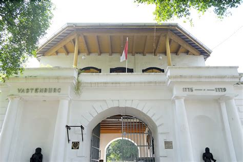 Mengenal Keindahan Sejarah Di Museum Benteng Vastenburg Di Kota