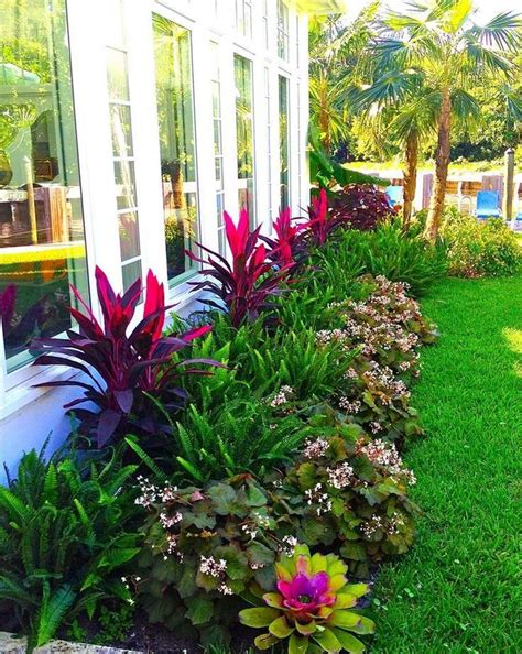 47 Beautiful Flower Beds Design Ideas For Your Front Yard Tropical