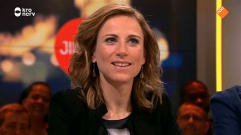 'zo is mijn vader toch bij me'. Annemiek van Vleuten vertelt in 'Jinek' trots over winst ...