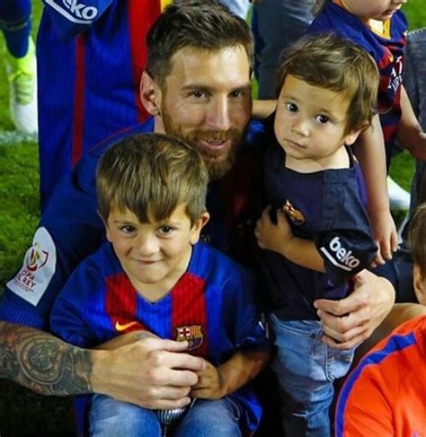 Messi Derrete A Internet Ao Mostrar Novas Fotos Dos Filhos Mundo Flash
