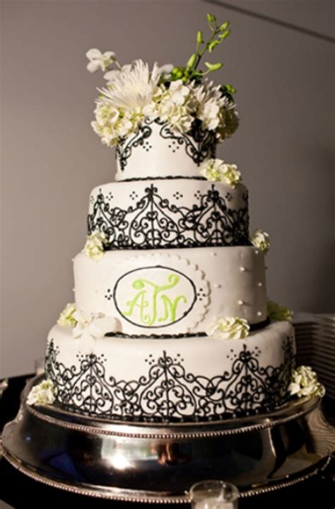 But let's talk about this black and white chocolate cake. 42 Gorgeous Black And White Wedding Cakes - Weddingomania