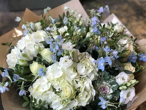 Sympathy Hand Tied Vinetta Flower Gallery In Maidstone