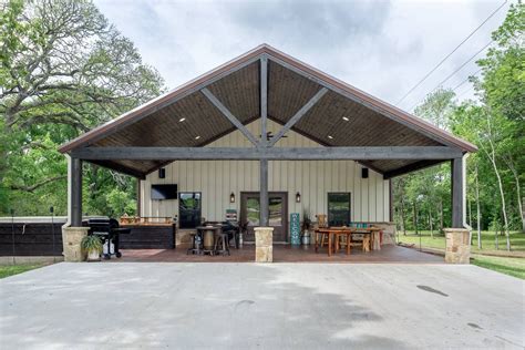 Home In Caldwell · ★487 · 2 Bedrooms · 4 Beds · 1 Bath Barn Style