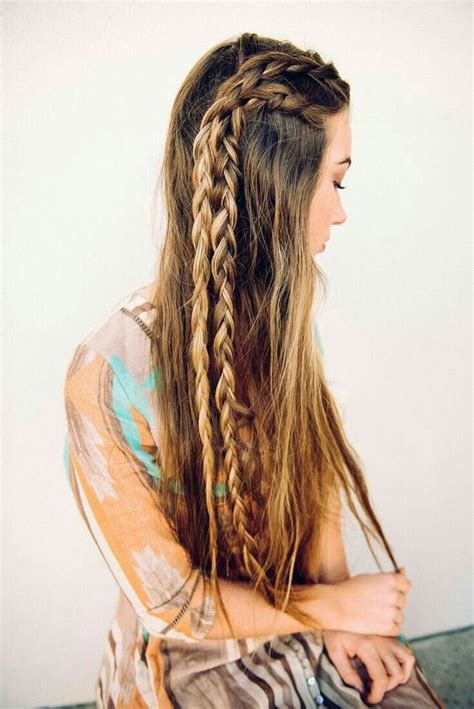 Create a vertical part then a horizontal part to make a box. 15 Adorable Hairstyles for Long Hair - Pretty Designs