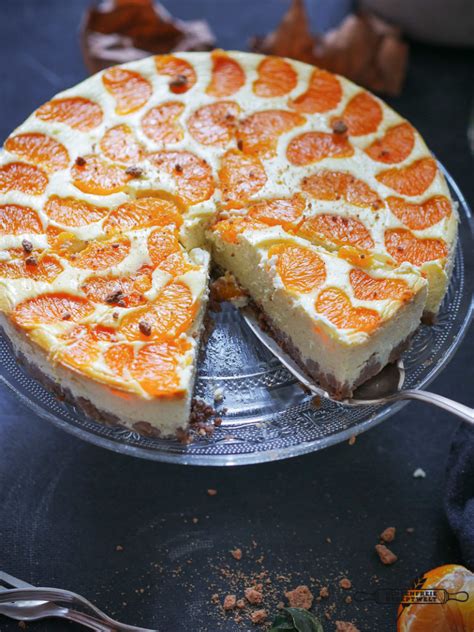 Bevor du mit dem rezept beginnst, kannst du den ofen schonmal auf 180°c vorheizen. Käsekuchen mit Mandarinen und Spekulatius Boden ...