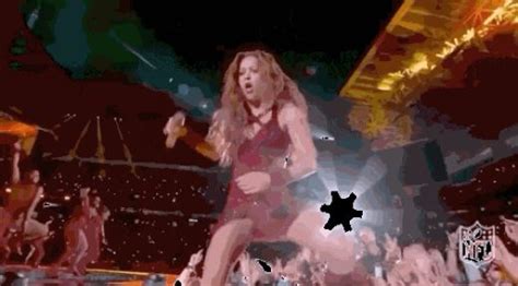 Pole Dancing Tongue Wagging And More Iconic Moments From Jlo And Shakira’s Halftime Show