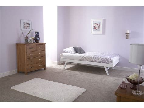 Modern White Rubberwood Madrid Design Wooden Trundle Bed Frame