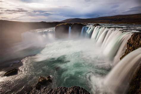 Das Sind Die Fünf Schönsten Wasserfälle In Island Hello Planet