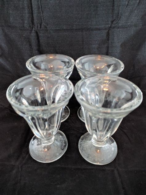 4 Vintage Clear Glass Footed Ice Cream Sundae Dessert Dishes Weave Design Foot Pottery