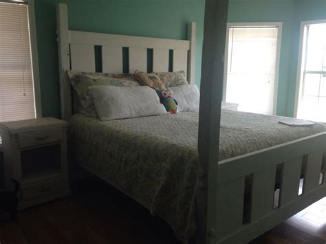 4 Post Bed 4 Post Bed Bed Pallet Bed