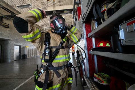 Dvids Images Firefighter Rapid Intervention Team Training Image 6
