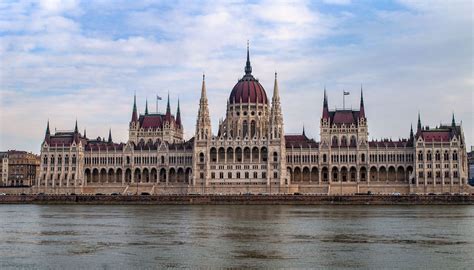 A pályázat célja, hogy elősegítse az új értékek teremtését, a hagyományos értékek megőrzését. 🥇 IMPRESCINDIBLES en BUDAPEST: 11 sitios que tienes que ver