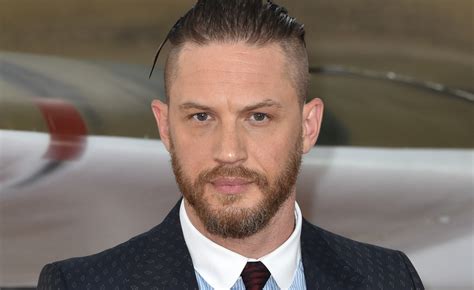 Christopher Nolan Reveals Why Tom Hardy's Face Is Always Covered In Films