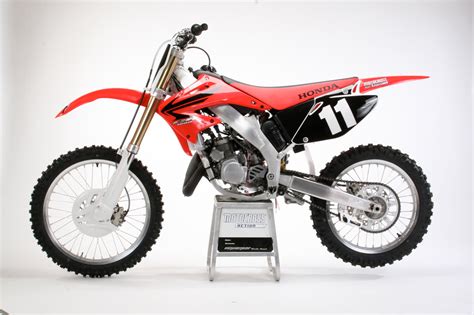 I decide to sell it because it isn't. MXA'S TWO-STROKE TUESDAY: 2007 HONDA CR125|Motocross ...