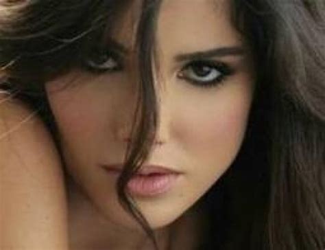 ويقع بحر المرجان من الجهة الشمالية الشرقية للساحل الأسترالي بمساحة تبلغ يأتي في المرتبة الثالثة في قائمة أكبر بحر في العالم، ويطلق على بحر العرب أيضًا تسمية البحر الأريتري، وساجار سيندهو، ويعتبر بحر. اجمل نساء العرب , الجمال فى صور لاجمل نساء العرب - احساس ناعم