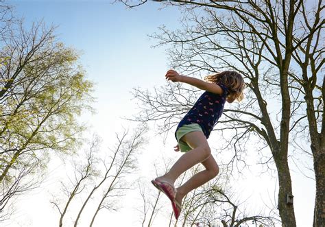 Fitness trampolin sports jumper minitrampolin indoor mit griff ø101cm bis 135kg. Die 5 besten Trampoline für den Garten - Familien-News.de