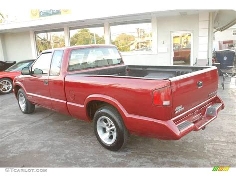 1997 Cherry Red Metallic Chevrolet S10 Ls Extended Cab 17632972 Photo