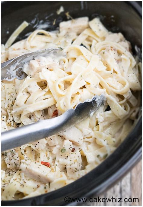Slow Cooker Easy Chicken Alfredo