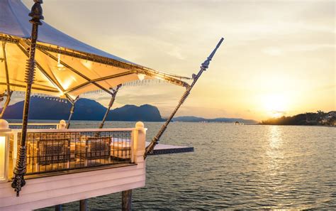 The resort prides itself on providing bespoke romantic services for each honeymoon couples. The St. Regis Langkawi - Malaysia | jetzt bei LANDMARK buchen