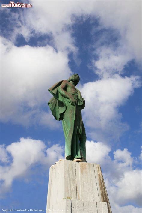 Le nostre statue sono realizzate prevalentemente in vetroresina: La statua in bronzo di San Giovanni Battista ... | Foto ...