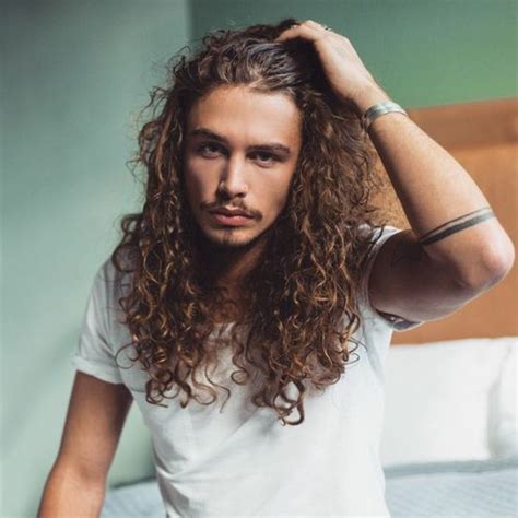 Click here for theberry ios app or here for the android app! coupe de cheveux homme long frise - Coupe pour homme
