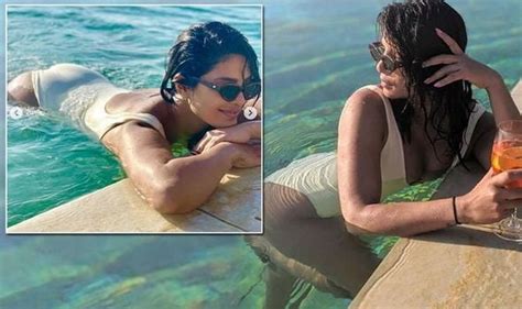 Priyanka Chopra Sexy Hot Body 18 Pics Xhamster