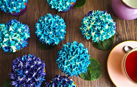 Foods crochet patterns cupcake cakes cupcake liner crafts despicable me crafts desserts. Hydrangea Cupcakes @ Not Quite Nigella